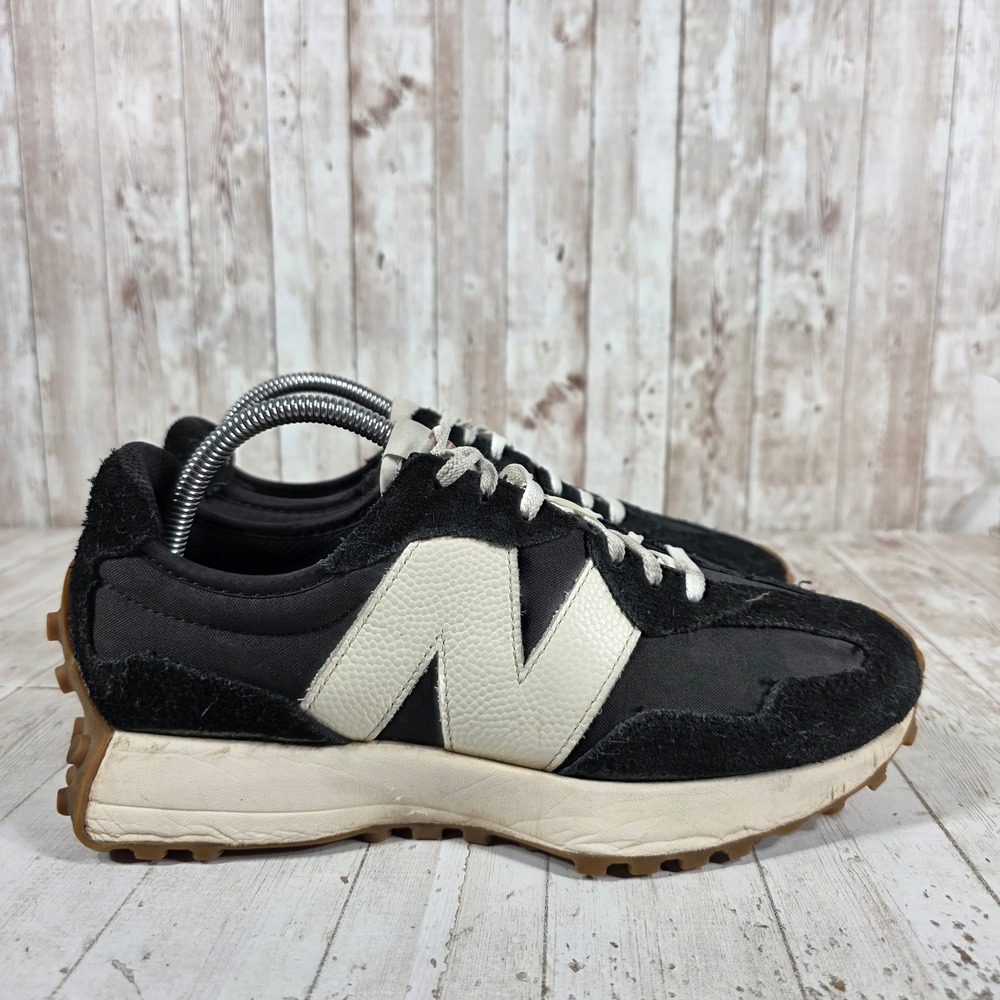 New Balance 327 Black White Gum Suede Nylon Sneakers WS327BL Womens 9.5
